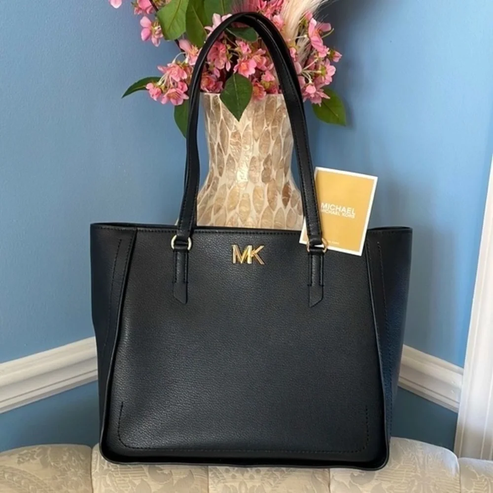 Brand New Michael Kors Genuine Leather Zippered Sylvia Tote Purse Black w/ Gold